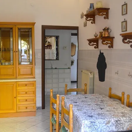 Apartment In Via Calvi Lido di Ostia
